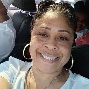 Meet your Posher, Lacresha